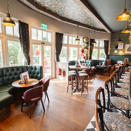 ホテル The - The Collection Group 4*